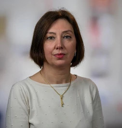 Rosa Nadal, MD Headshot