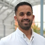 Siyer Roohani, MD Headshot