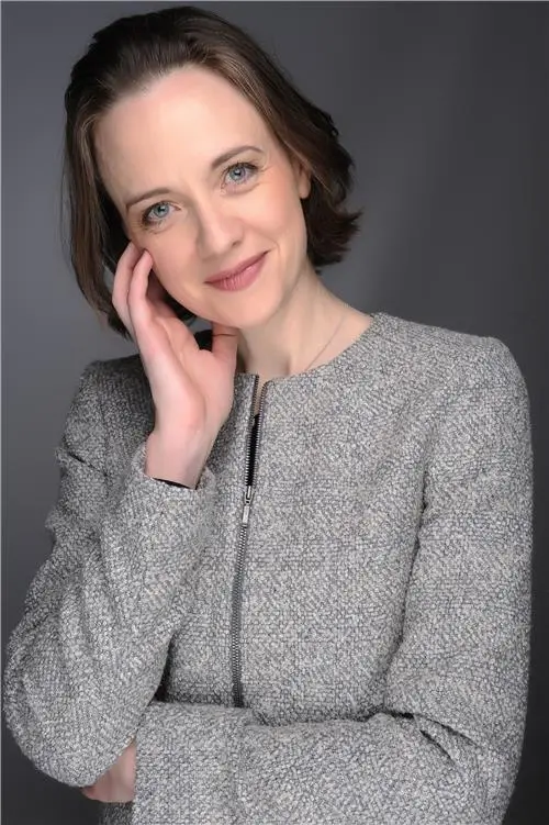 Fiona McDonald, MBBS, MA MRCP FRCR MD(Res) Headshot